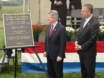 Congressman Tim Murphy and U.S. Department of Veterans Affairs Secretary Jim Nicholson unveil the plaque dedicating the National Cemetery of the Allghenies in Cecil.