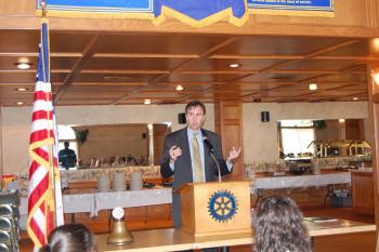 Congressman Olson speaks to the Alvin Rotary