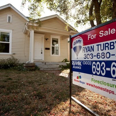 Photo: As 401K returns sag, many Americans are marking unlikely investments: foreclosed homes | http://bloom.bg/SNUyha 

(Photo: Matthew Staver/Bloomberg)