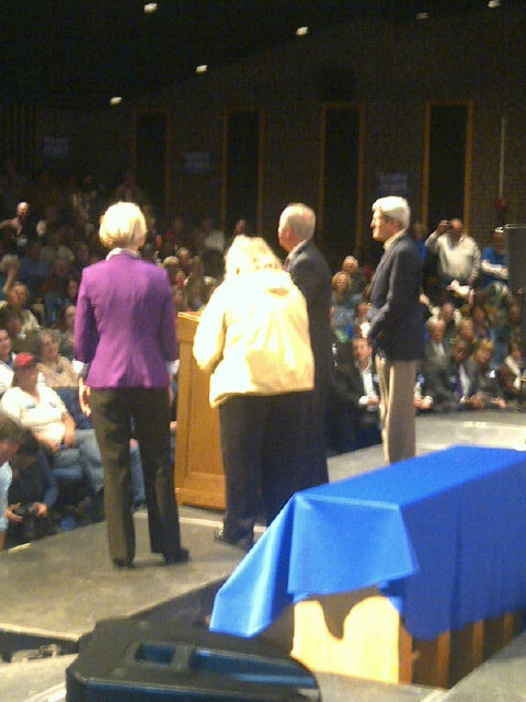 Proud to stand by @elizabethforma today w/ mayors kay and sullivan http://twitter.yfrog.com/oe1n3agxj