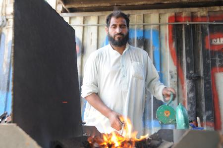 Nangarhar locals learn blacksmithing