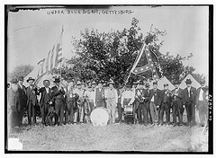 Under blue and gray - Gettysburg (LOC)