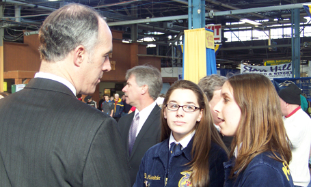 Senator Casey speaks to students at the PA Farm Show