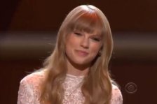 Taylor Swift's Rookie Beat Boxing