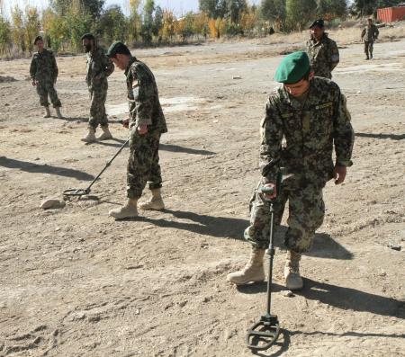 Afghan soldiers take lead in IED defeat