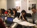 American Red Cross volunteers take phone calls during the CBSLA Hurricane Relief Telethon. (credit: Su-E Tan/CBS)