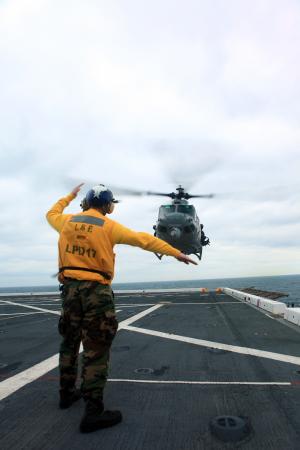 HMLA-167 lands aboard USS San Antonio