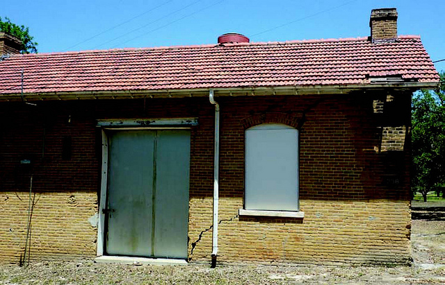 Figure 6: Historic Building 238 with Structural Cracks at Fort Sam Houston