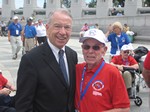 Grassley honors a veteran during an Honor Flight at the World War II Memorial