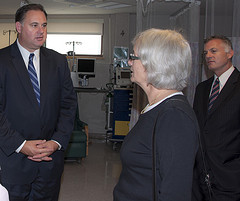 Rep. Frank Guinta speaking with staff at Hillside Surgery Center in Gilford, NH.