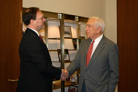 Senator Lautenberg meets with Supreme Court nominee Samuel Alito in his office in Washington D.C. (November 10, 2005)