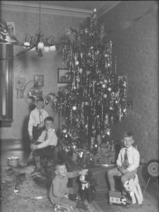 A young Gerry Mulligan with brothers Phil, Don, and George. 