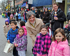 Dec 1, U.S. Rep. Allyson Schwartz, Ms. Schwartz and friends, Ambler Holiday Parade 038