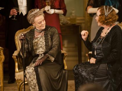 
	Shirley MacLaine (r.) arrives as Martha Levinson, Cora’s mother, and provides a sparring partner for Maggie Smith (l.) as the Dowager Countess.
