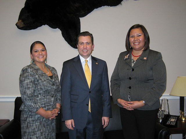 Congressman Dan Boren meets with representatives of the National Indian Education Association