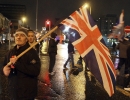 Des protestants loyalistes se sont de nouveau réunis devant l'hôtel de ville de Belfast pour dénoncer la décision de restreindre l'affichage du drapeau britannique.