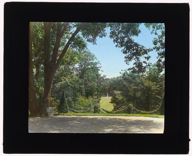 ["Claraben Court," Benjamin Stern house, Roslyn Harbor, New York. (LOC)