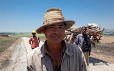 A Chinese worker in Ethiopia as part a project to help improve livelihoods in Africa initiated by China’s Ministry of Commerce. Flickr, D J Clark