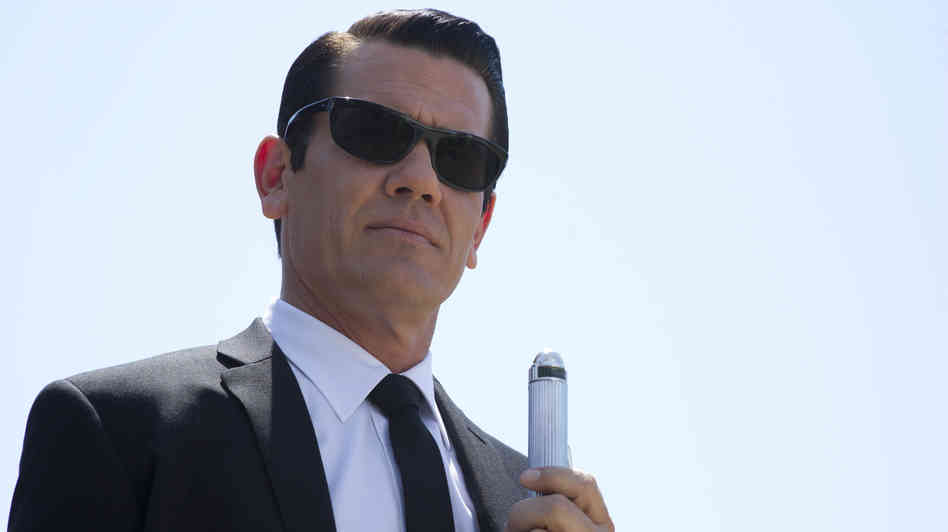 Josh Brolin plays the Apollo 11-era version of Tommy Lee Jones' character in Men In Black 3.