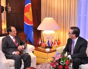 US-ASEAN Business Council Meets New SG 