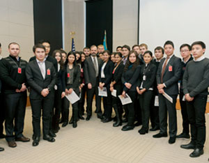 Ambassador meets with KIMEP students (U.S. Embassy, Astana photo)