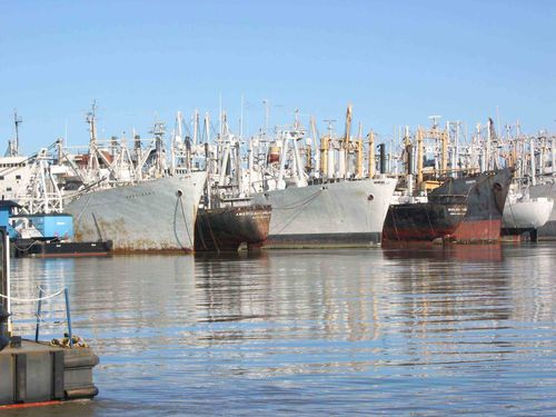 Reserve fleet in Suisun Bay awaits cleanup