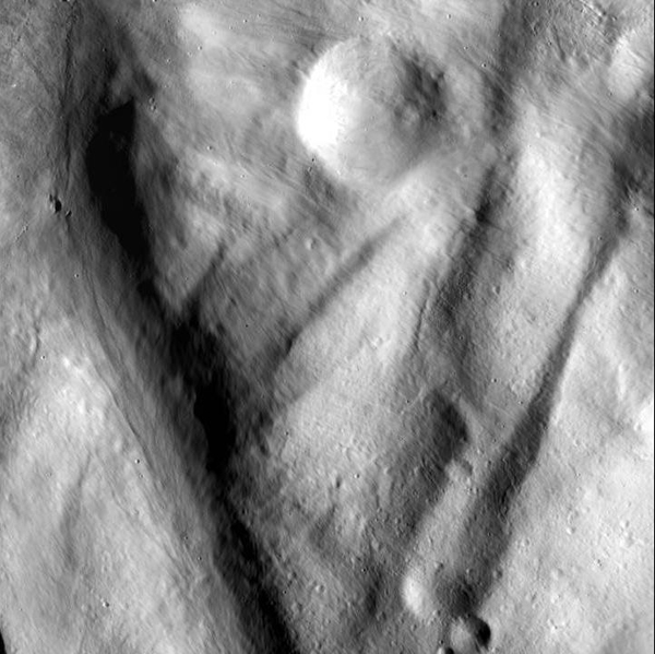 Image of the giant asteroid Vesta taken by NASA's Dawn spacecraft