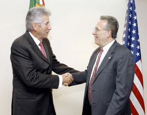 Ambassador Anthony Wayne and SCT Secretary Ruíz