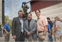 Sculptor Eli Hopkins (left) with NCTC Director Jay Slack (center) and Service Director Dan Ashe (right). // Photo Credit: Todd Harless/USFWS