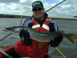 Pool 8 fish sampling. (photo: Brent Knights, USGS 2003)