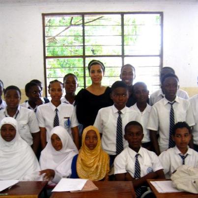Photo: Cultural Affairs Assistant Shamsa Suleiman and Wailes Secondary School students during Education USA counseling session on January 24, 2013.