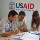 USAID поддерживает программу бизнес-тренингов Business EdgeTM, которая способствует развитию управленческих навыков сотрудников малых и средних предприятий