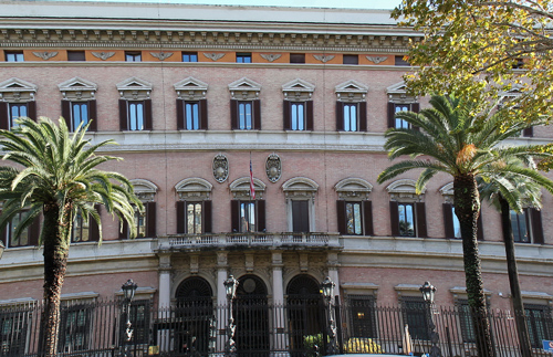 La facciata dell'Ambasciata