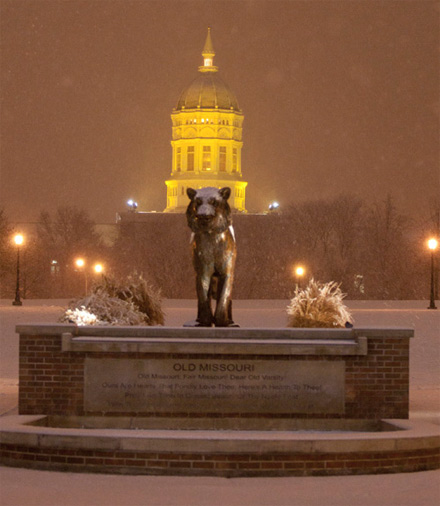 For those who have never experienced snow before, Missouri provides a white Christmas almost every year. However, the city’s services are highly trained, and the school and town are rarely closed due to weather. Click through for image source.