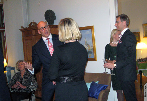 Ambassador Oreck Celebrates the Eisenhower Day of Fellowship