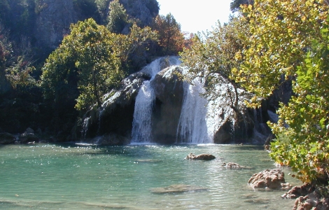 Turner Falls, the largest waterfall in Oklahoma, near Davis, Oklahoma. Springs discharging from the Arbuckle-Simpson aquifer into Honey Creek are the source of water to Turner Falls.
Location: Davis, OK Photo credit: USGS
