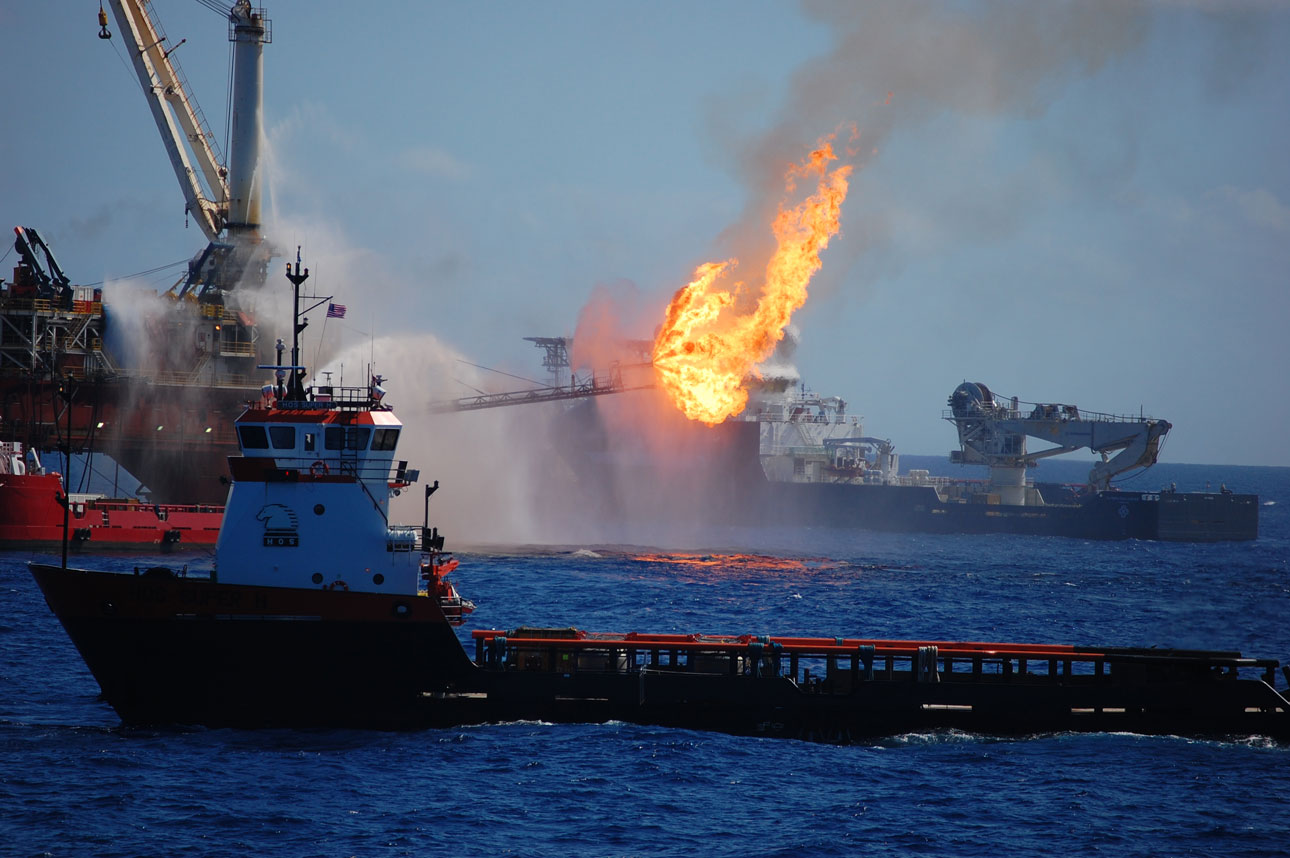 Deepwater Horizon platform in flames.