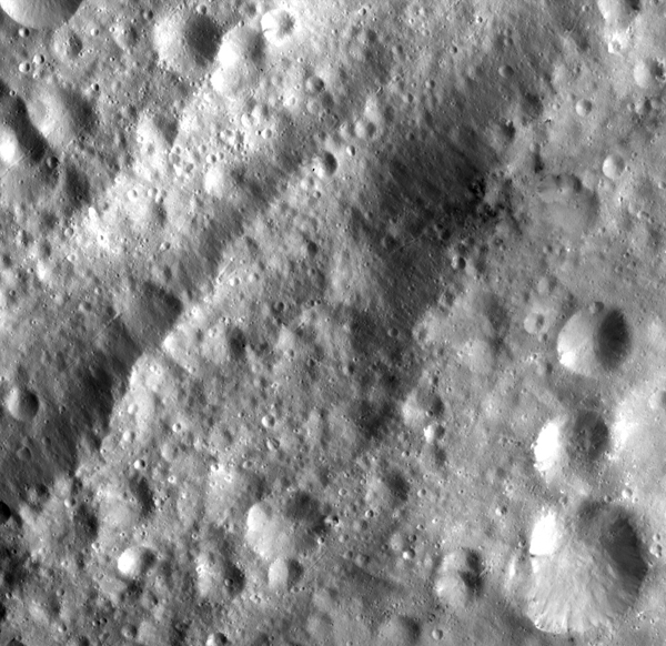 Image of the giant asteroid Vesta by Dawn