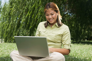 woman-laptop-smile