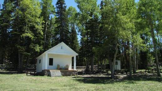 Jones Corral Guard Station, Powell RD. Click to view cabin rentals.