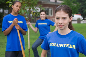 Kids volunteering