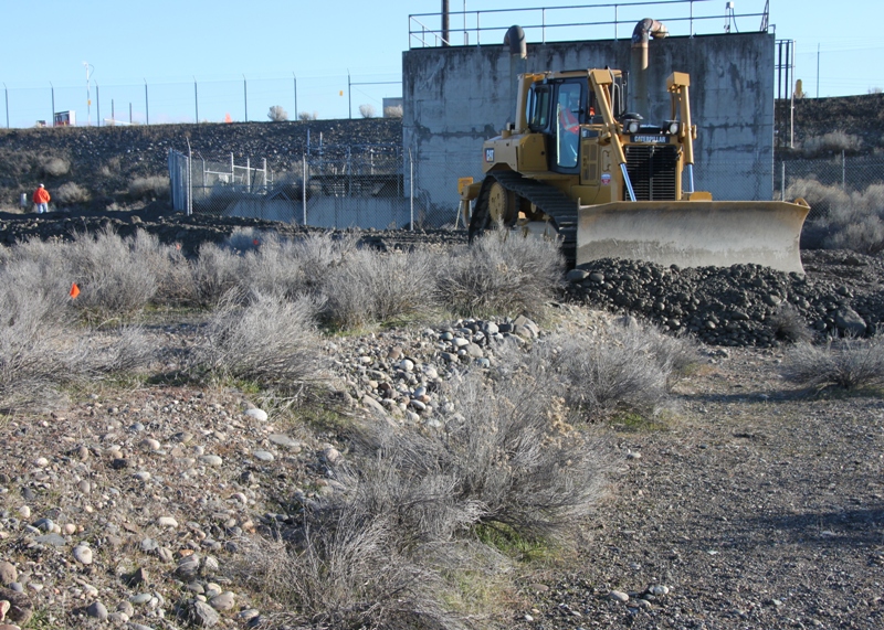 Video: Preparing to demolish the 181-KE River Pump House