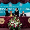 Photo: La presentación del proyecto y la posterior firma del convenio estuvo a cargo de la señora Mari Carmen Aponte, embajadora de los Estados Unidos, y el rector de la UTEC, ingeniero Nelson Zárate Sánchez.

San Salvador, Febrero 08 de 2013
La Embajadora de Estados Unidos, Mari Carmen Aponte, acompañada del Rector de la Universidad Tecnológica, Nelson Zárate Sánchez, firmaron esta mañana la carta convenio para la coordinación de la Competencia Nacional de Planes de Negocios ''Emprendedores del Futuro''.