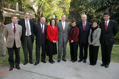 From left to right: José Joaquín Valenzuela, Gustavo Rojas Le-Bert, Guillermo Edwards Mujica, Lucy Bennett, Ambassador Paul Simons; Laurie Weitzenkorn, Gonzalo García Balmaceda, Diana López-Rey and Gonzalo Vargas Otte, Rector of INACAP.