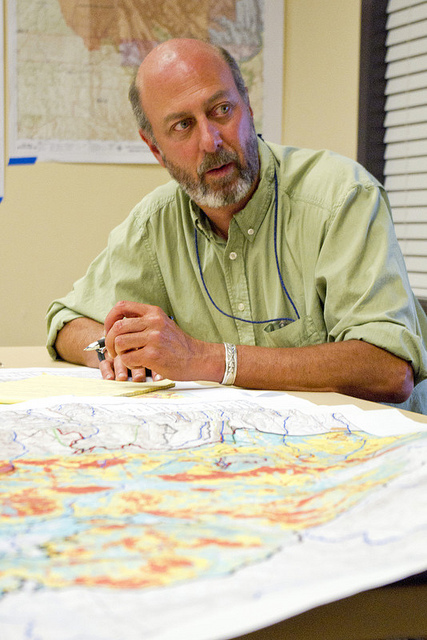 Danny Katzman, laboratory water stewardship program manager, confers with colleagues about how best to mitigate effects of Los Conchas Fire.

Photo by Joseph Johnson.