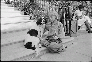 Amy Carter with her dog, Grits, 06/09/1977