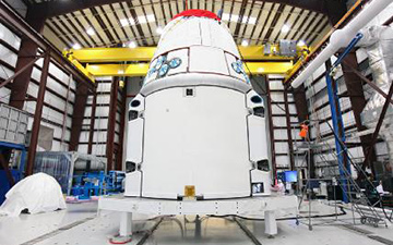 SpaceX Dragon spacecraft. Credit: NASA.