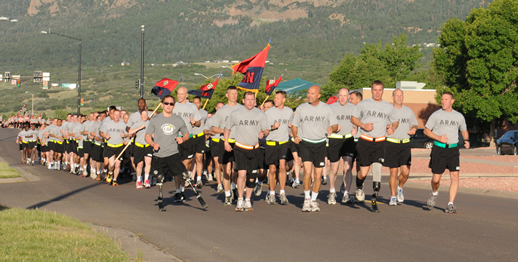 soldiers running in formation