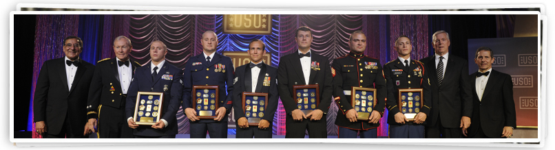 USO President Sloan Gibson with service member honorees at the 2012 USO Gala