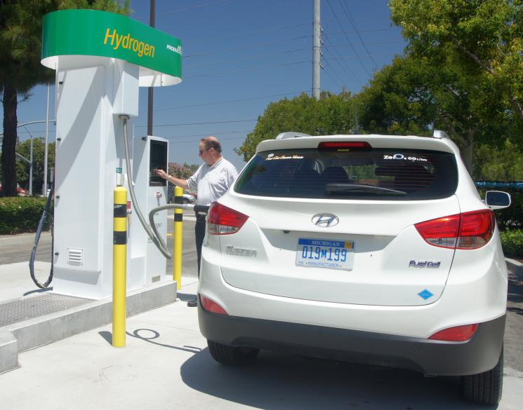 A customer fills up at a new Energy Department supported fuel cell hydrogen energy station in Fountain Valley, California. | Photo courtesy of Air Products and Chemicals.